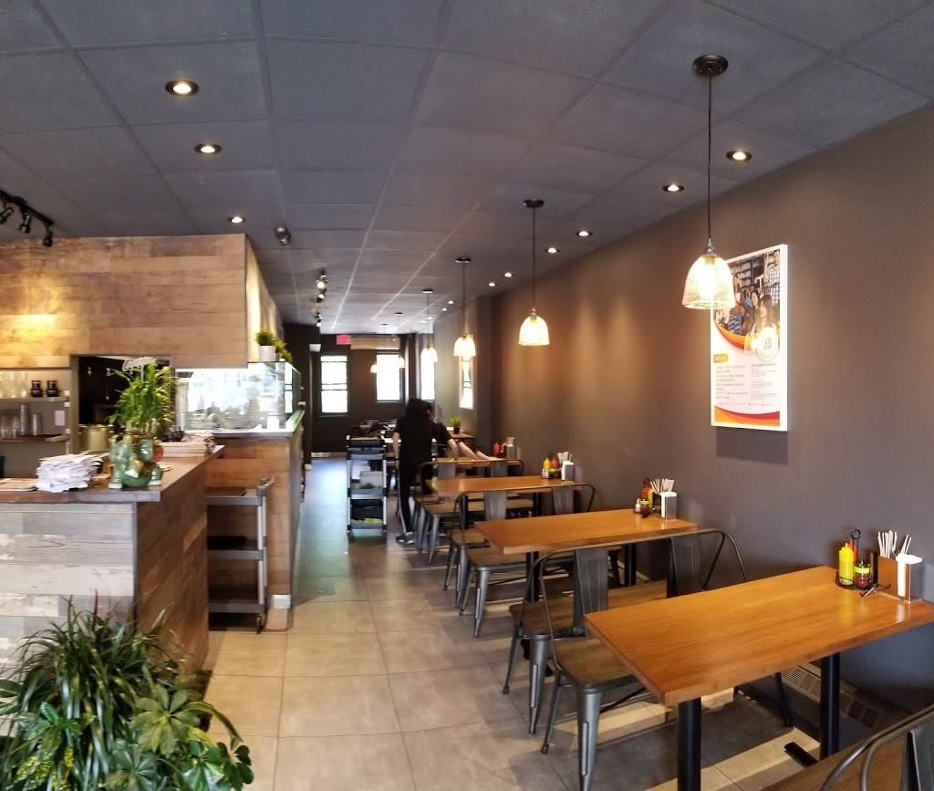 Pho Xin Chao | restaurant | 7057 Yonge St, Thornhill, ON L3T 2A6, Canada | 9058818826 OR +1 905-881-8826