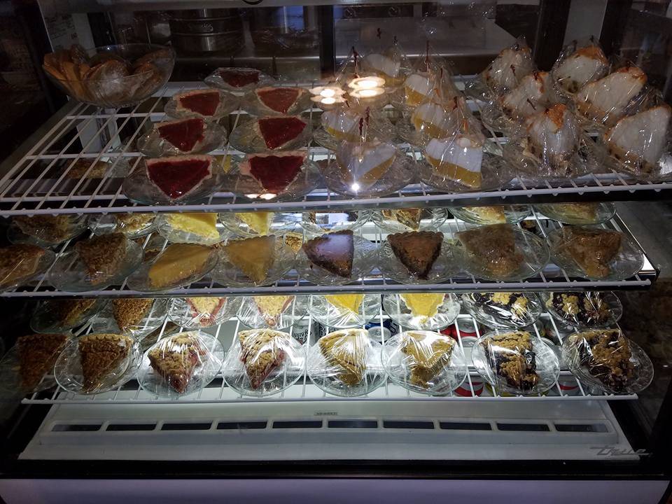 Bettys Pantry Restaurant & Catering | restaurant | 102 Main St E West, Ottertail, MN 56571, USA | 2183673088 OR +1 218-367-3088