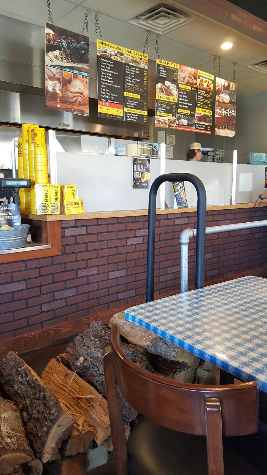 Dickeys Barbecue Pit | restaurant | 3505 Coffee Rd, Bakersfield, CA 93308, USA | 6615894227 OR +1 661-589-4227