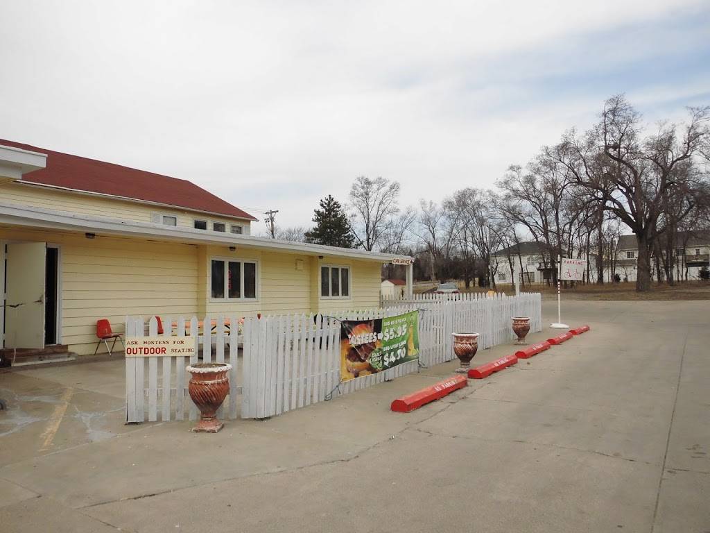 Lees Chicken Restaurant | restaurant | 1940 W Van Dorn St, Lincoln, NE 68522, USA | 4024774339 OR +1 402-477-4339