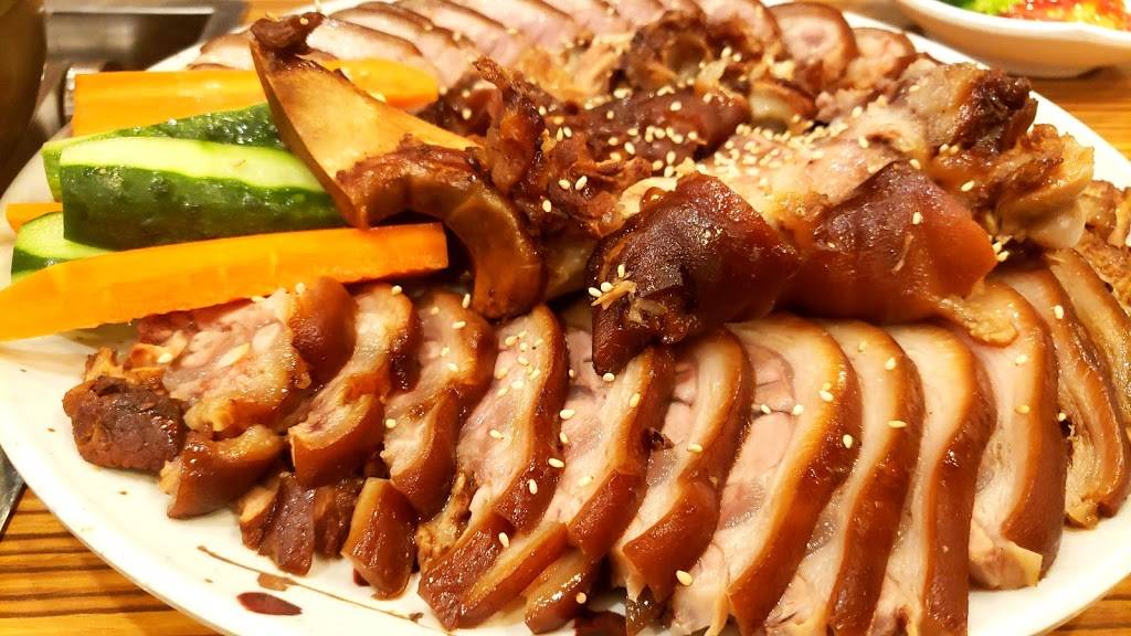 Bonga Solungtang 본가설렁탕 | restaurant | 131 W Central Blvd, Palisades Park, NJ 07650, USA | 2014824590 OR +1 201-482-4590