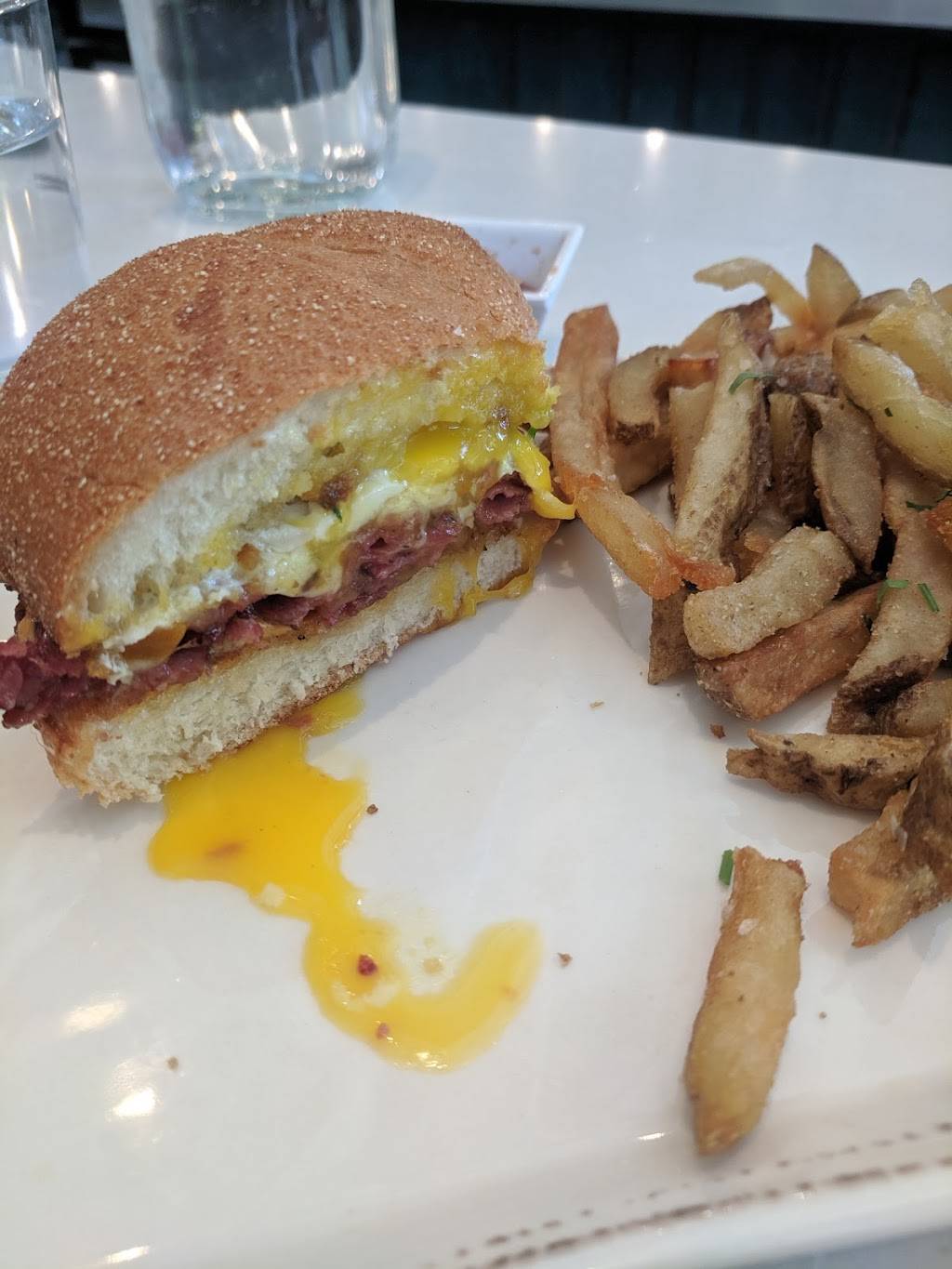 Carving Room NoMa | restaurant | 140 M St NE, Washington, DC 20002, USA | 2029623947 OR +1 202-962-3947