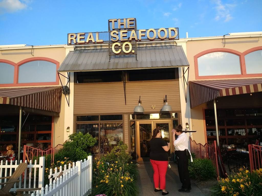 Real Seafood Company Toledo | restaurant | 22 Main St, Toledo, OH 43605, USA | 4196974400 OR +1 419-697-4400