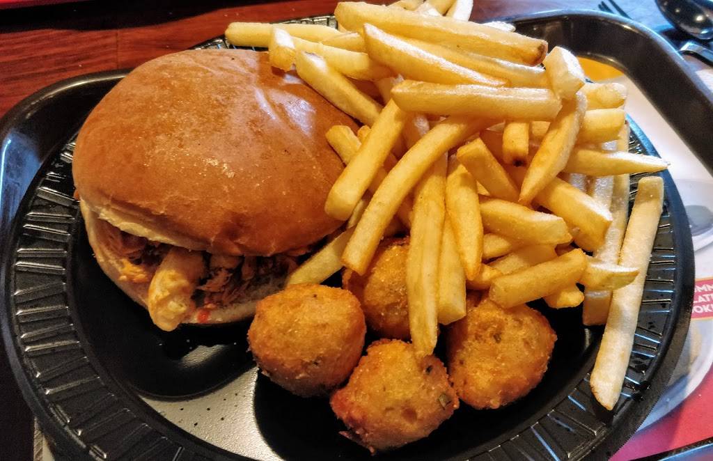 Buddys Bar-B-Q | restaurant | 5806 Kingston Pike, Knoxville, TN 37919, USA | 8655880528 OR +1 865-588-0528