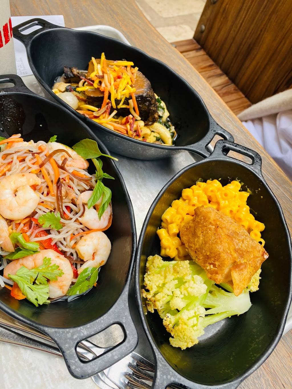 Docking Bay 7 Food and Cargo | restaurant | 351 S Studio Dr N, Lake Buena Vista, FL 32830, USA | 4079395277 OR +1 407-939-5277