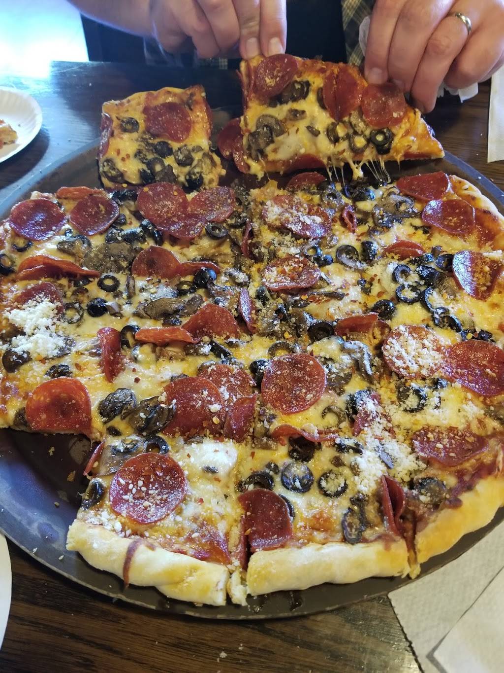 Barnabys | restaurant | 7950 N Caldwell Ave, Niles, IL 60714, USA | 8479678600 OR +1 847-967-8600