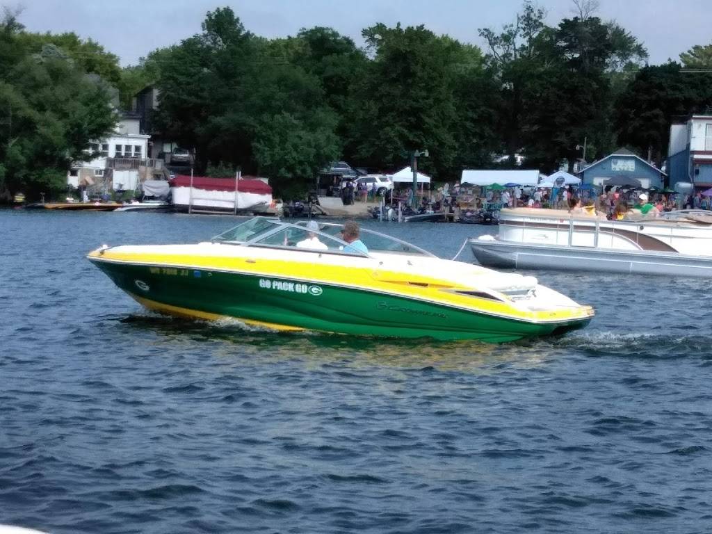 Mugshotz | restaurant | W270 N2793, Elm Ave, Pewaukee, WI 53072, USA | 2626964177 OR +1 262-696-4177