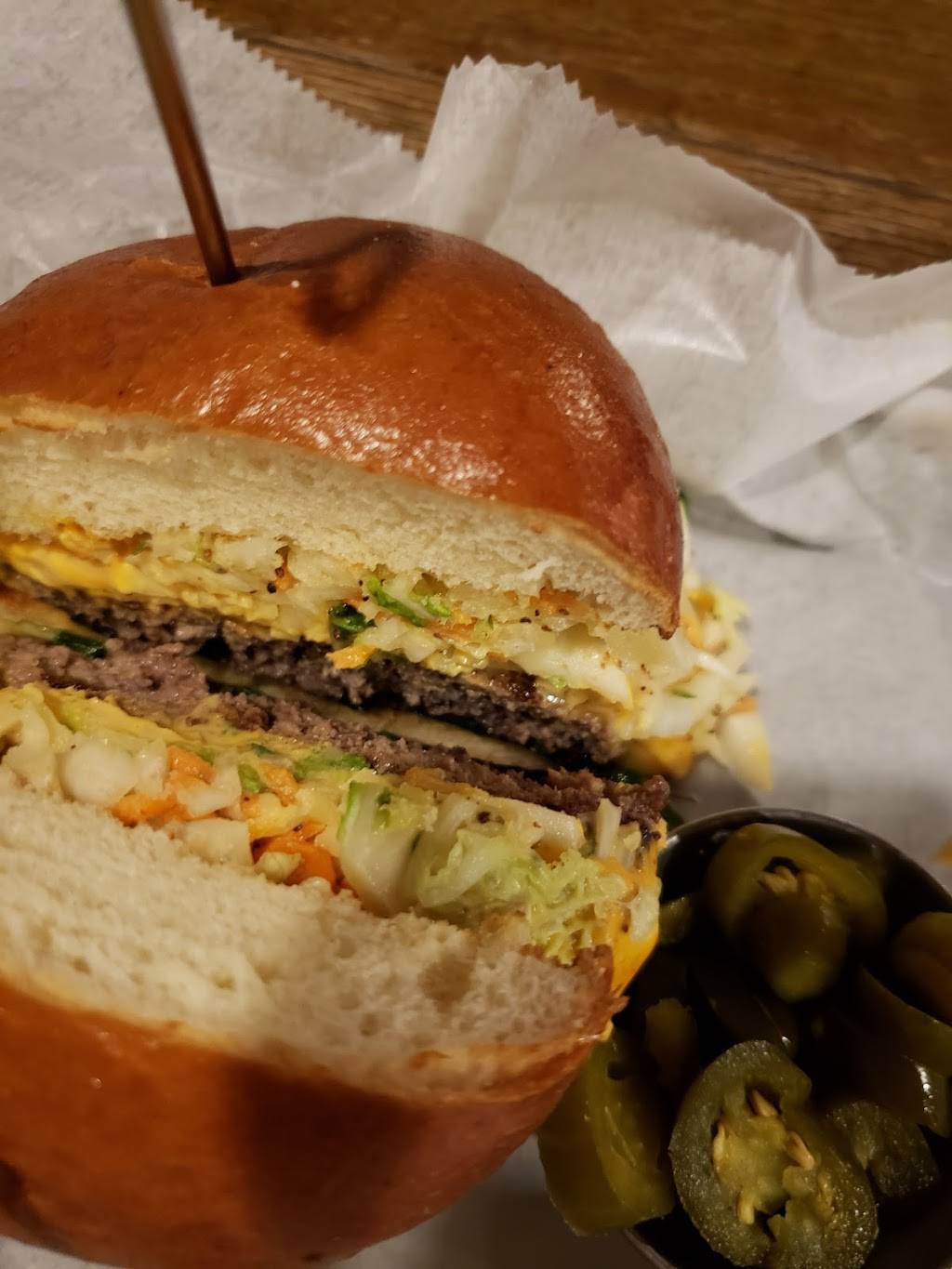 Bareburger | restaurant | 71-49 Austin St, Forest Hills, NY 11375, USA | 7182752273 OR +1 718-275-2273