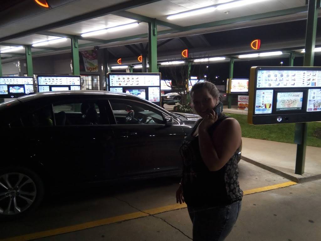 Sonic Drive-In | restaurant | 3057 E Texas St, Bossier City, LA 71111, USA | 3187422919 OR +1 318-742-2919