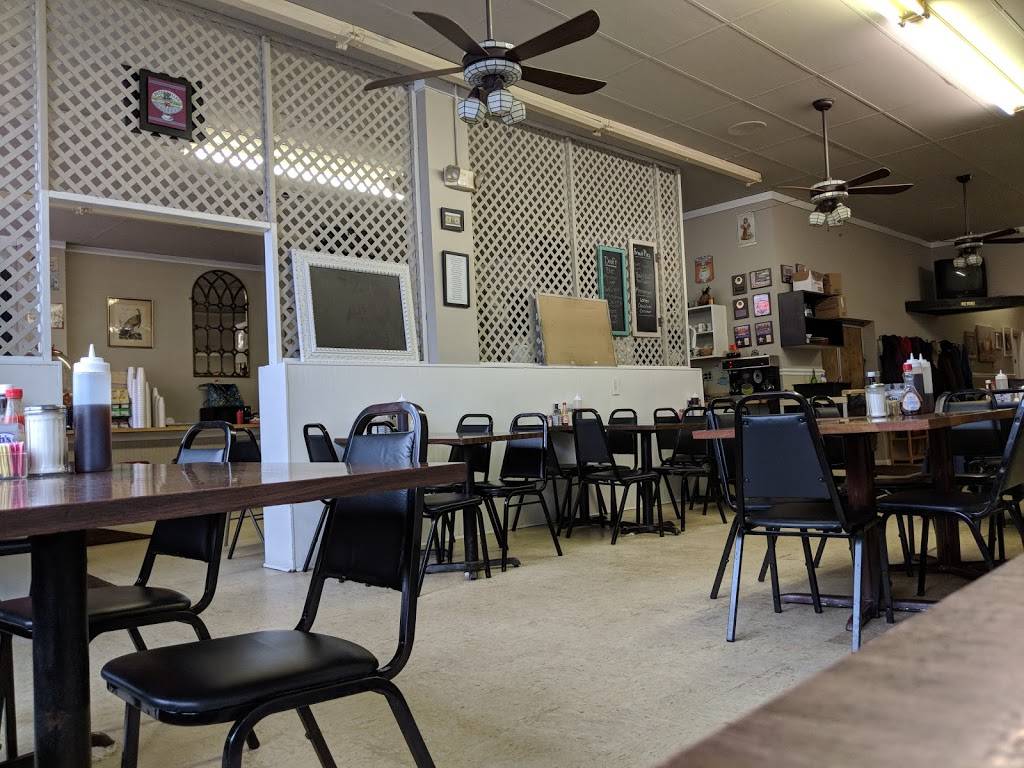 Purcellville Family Restaurant | restaurant | 110 W Main St, Purcellville, VA 20132, USA | 5403380400 OR +1 540-338-0400