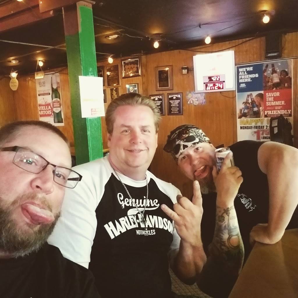 Friendly Tavern | restaurant | 115 S Main St, St Marys, OH 45885, USA | 4193948034 OR +1 419-394-8034