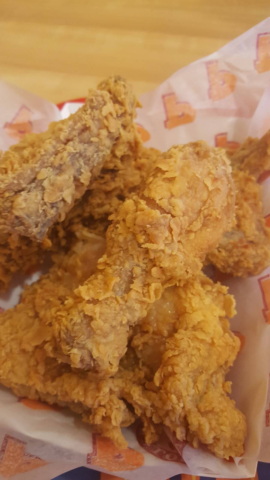 Popeyes Louisiana Kitchen | restaurant | 775 Panorama Trail S, Rochester, NY 14625, USA | 5856625419 OR +1 585-662-5419