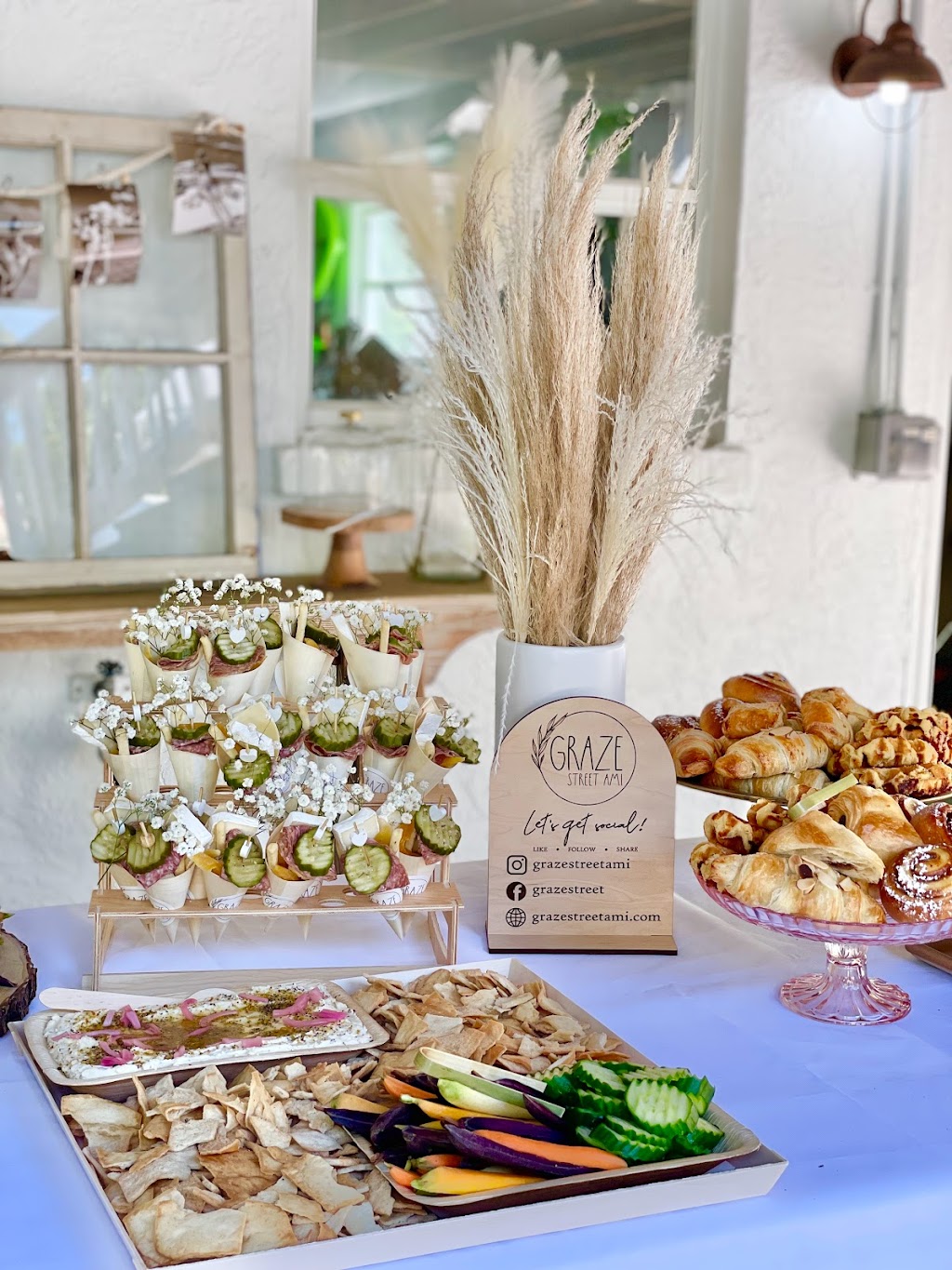 Graze Street AMI | restaurant | 3218 E Bay Dr, Holmes Beach, FL 34217, USA | 9418966320 OR +1 941-896-6320