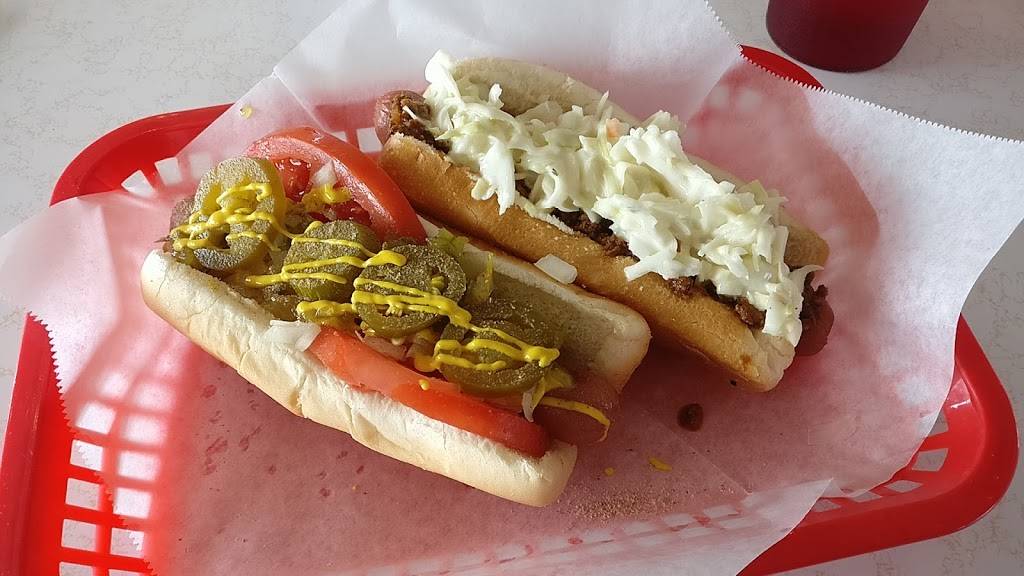 Charlie’s Dog House Diner | restaurant | 2102 Brookpark Rd, Cleveland, OH 44134, USA | 2166614873 OR +1 216-661-4873