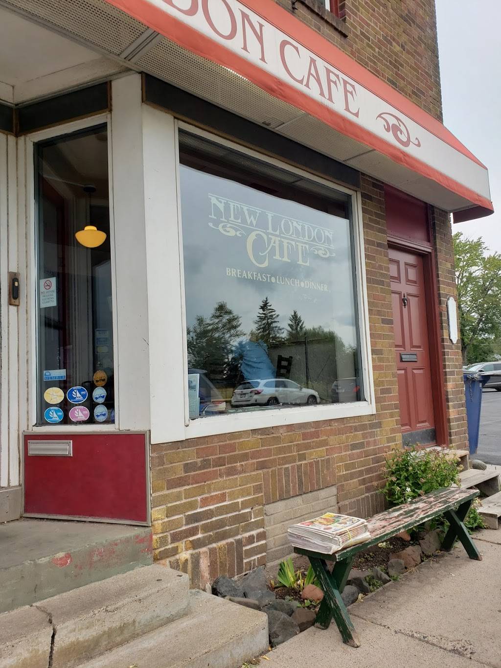 New London Cafe | cafe | 4721 E Superior St, Duluth, MN 55804, USA | 2185250777 OR +1 218-525-0777