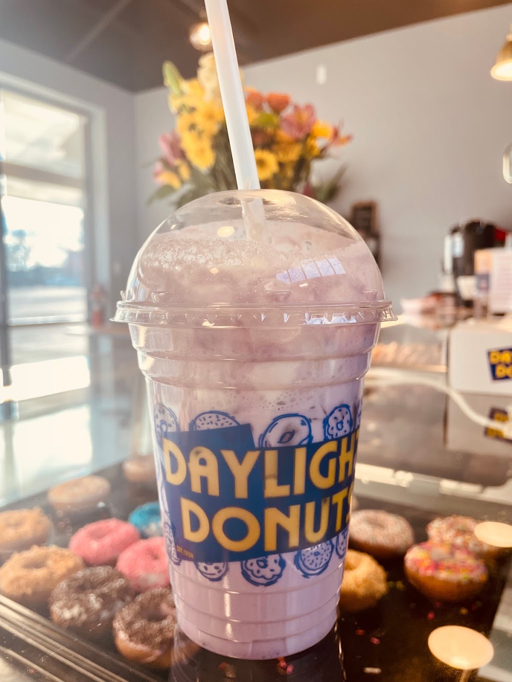 Daylight Donuts Overland Park | restaurant | 14852 Metcalf Ave, Overland Park, KS 66223, USA | 9132837383 OR +1 913-283-7383