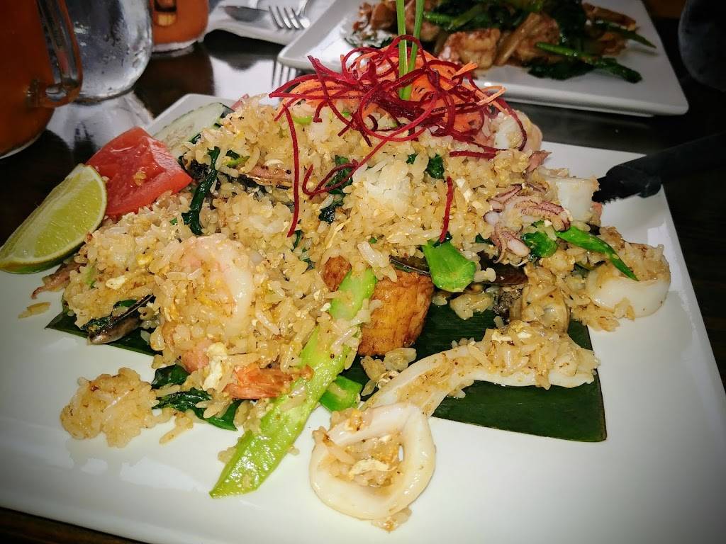 Tum Thai Cuisine | restaurant | 274 Merrick Rd, Rockville Centre, NY 11570, USA | 5165435078 OR +1 516-543-5078