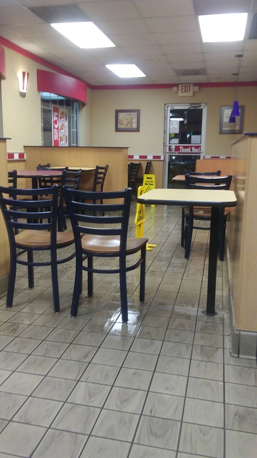 KFC | restaurant | 3035 South 11th St, Rockford, IL 61109, USA | 8153993613 OR +1 815-399-3613