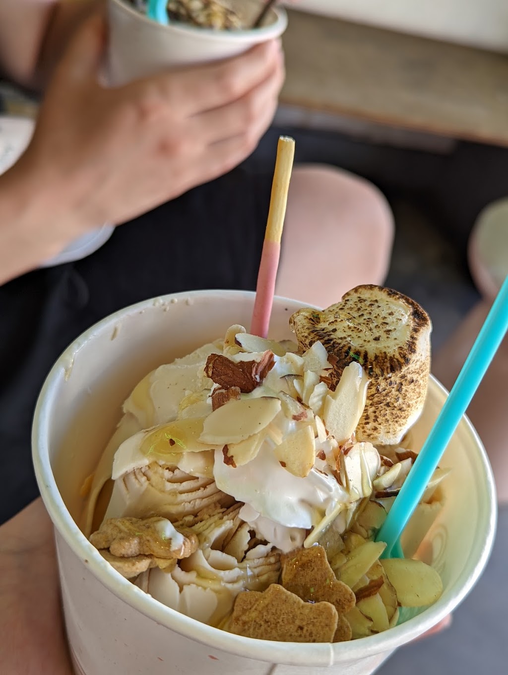 Holy Roly Ice Cream | restaurant | 3450 W 6th St Suite 109A, Los Angeles, CA 90020, USA | 2136747298 OR +1 213-674-7298