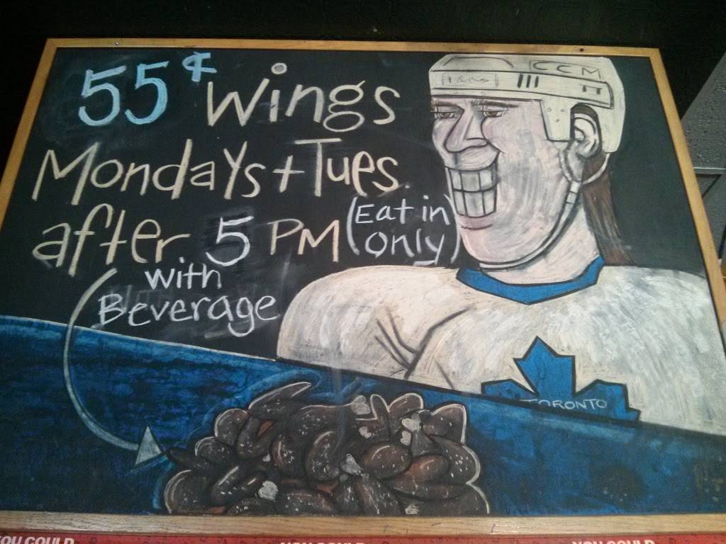 Pump On Rathburn | restaurant | 1891 Rathburn Rd E #16, Mississauga, ON L4W 3Z3, Canada | 9056026296 OR +1 905-602-6296