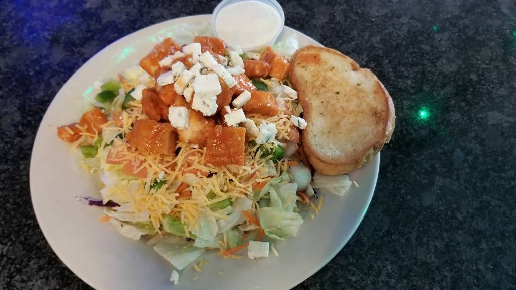 The Fox Bar & Grille | restaurant | 118 E Main St, Marshall, WI 53559, USA | 6086558400 OR +1 608-655-8400