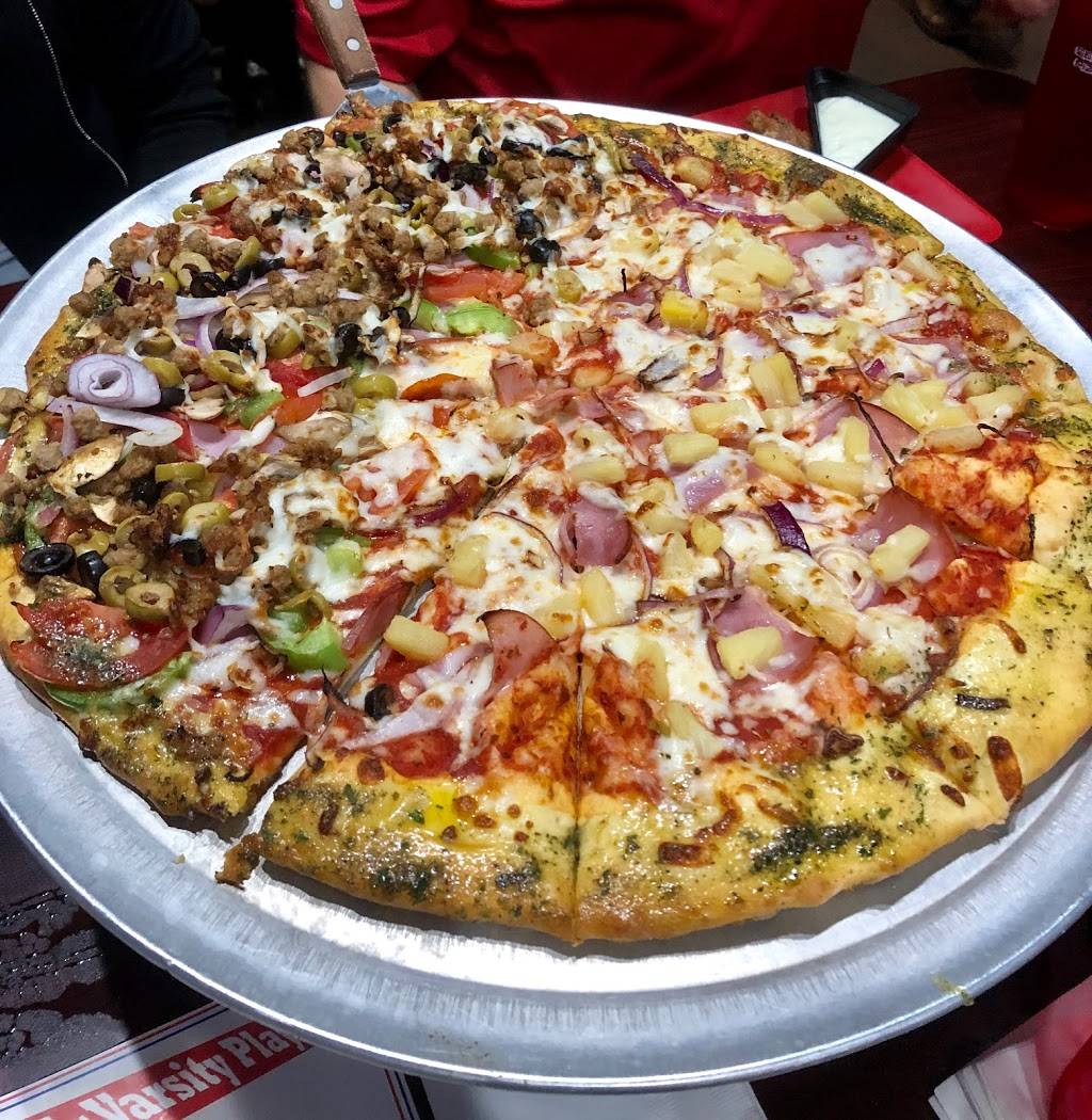 Center Court Pizza & Brew | restaurant | 20711 Wilderness Oak #113, San Antonio, TX 78258, USA | 2104975152 OR +1 210-497-5152