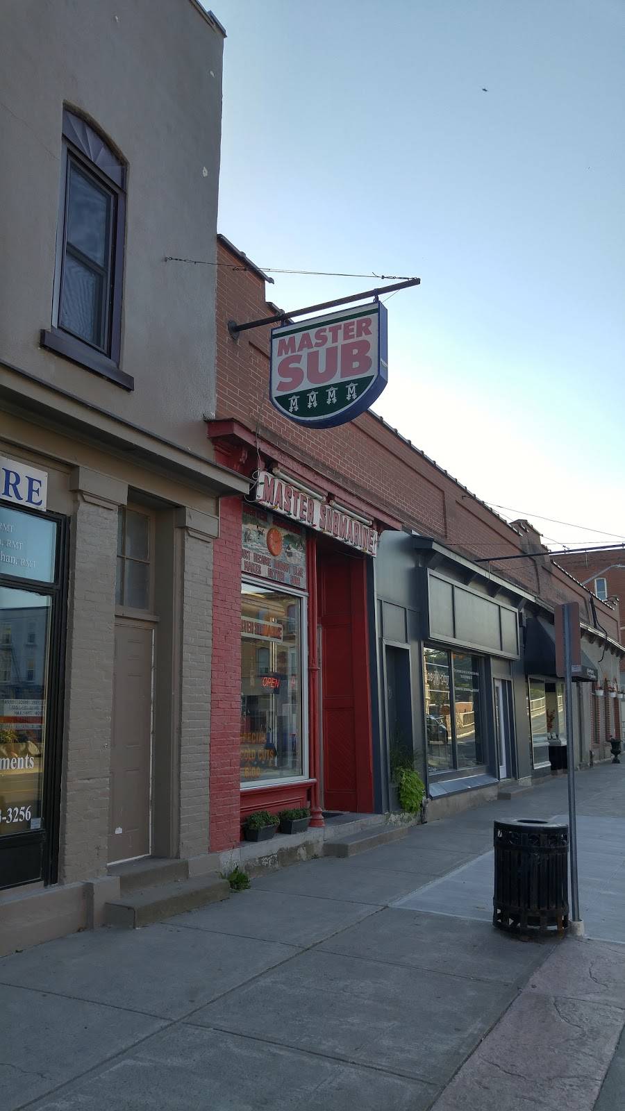 Master Submarine | restaurant | 47 Bridge St E, Campbellford, ON K0L 1L0, Canada | 7056535975 OR +1 705-653-5975