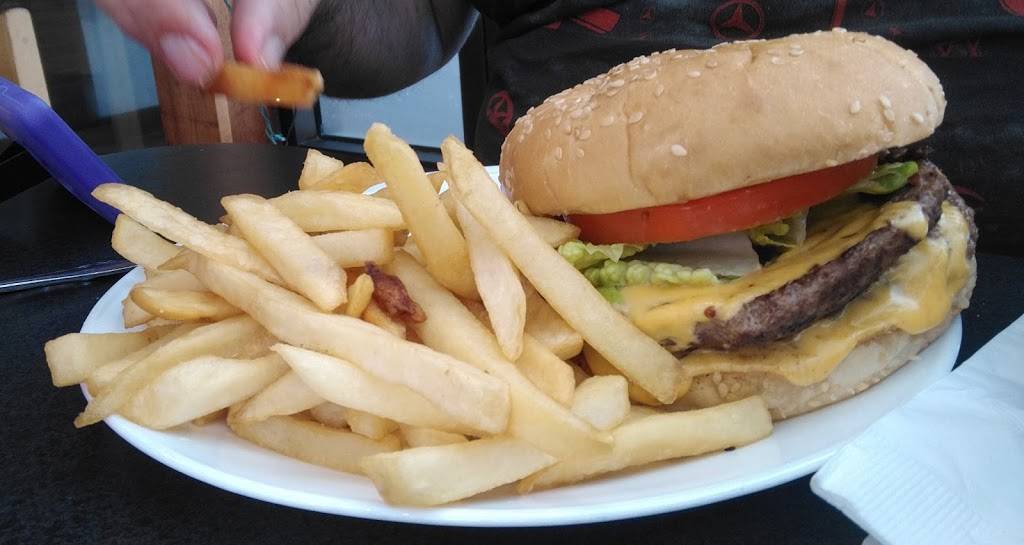 Lee Lees Coney & Grill | restaurant | 2418 E Michigan Ave, Lansing, MI 48912, USA | 5174859779 OR +1 517-485-9779