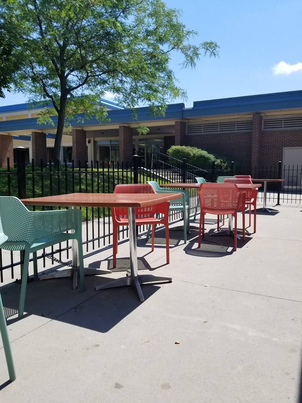 Baja Burger Shack | restaurant | 102 Greenview Ave, Ottawa, ON K2B 5Z6, Canada | 6137996253 OR +1 613-799-6253