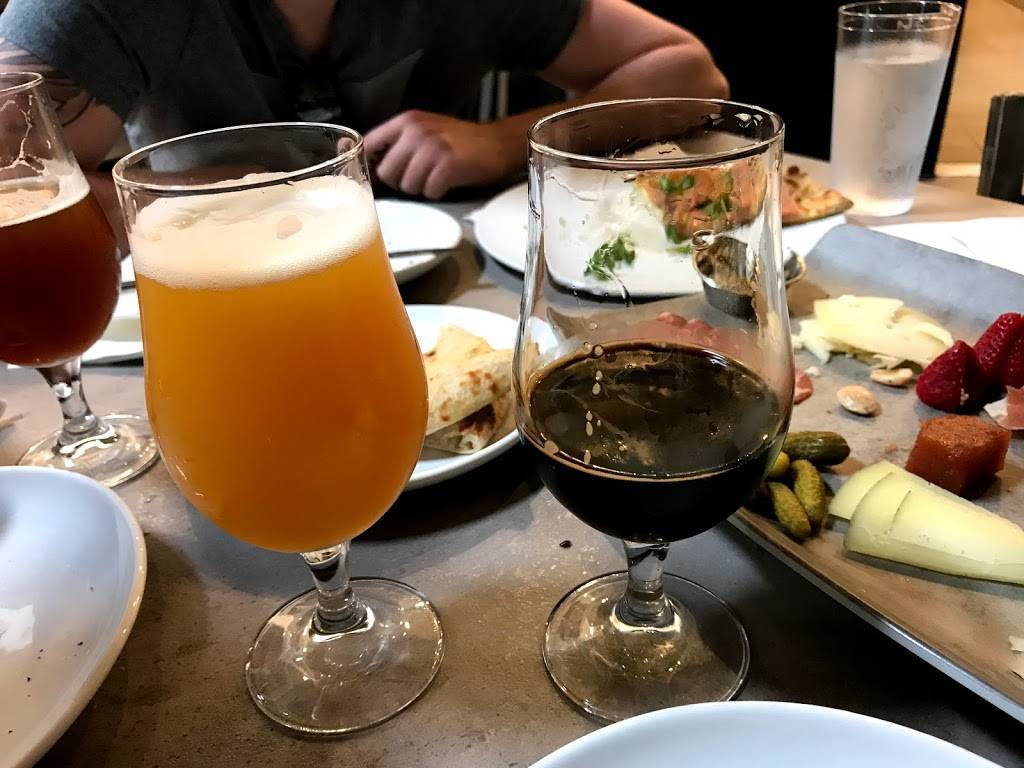 3 Sons Brewing Co | restaurant | 236 N Federal Hwy #104, Dania Beach, FL 33004, USA | 9546013833 OR +1 954-601-3833