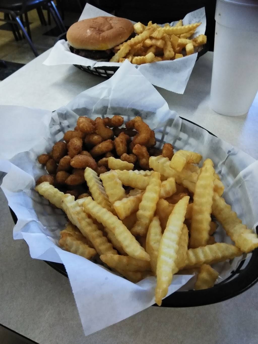 Hucks Cafe | restaurant | 605 Homer Rd, Commerce, GA 30529, USA | 7063356346 OR +1 706-335-6346