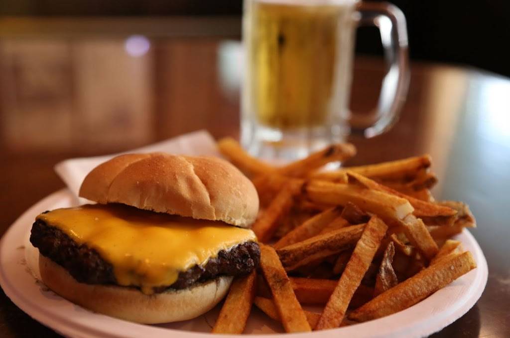 Jacks Locust Street Tavern | restaurant | 331 E Locust St, Davenport, IA 52803, USA | 5633282909 OR +1 563-328-2909