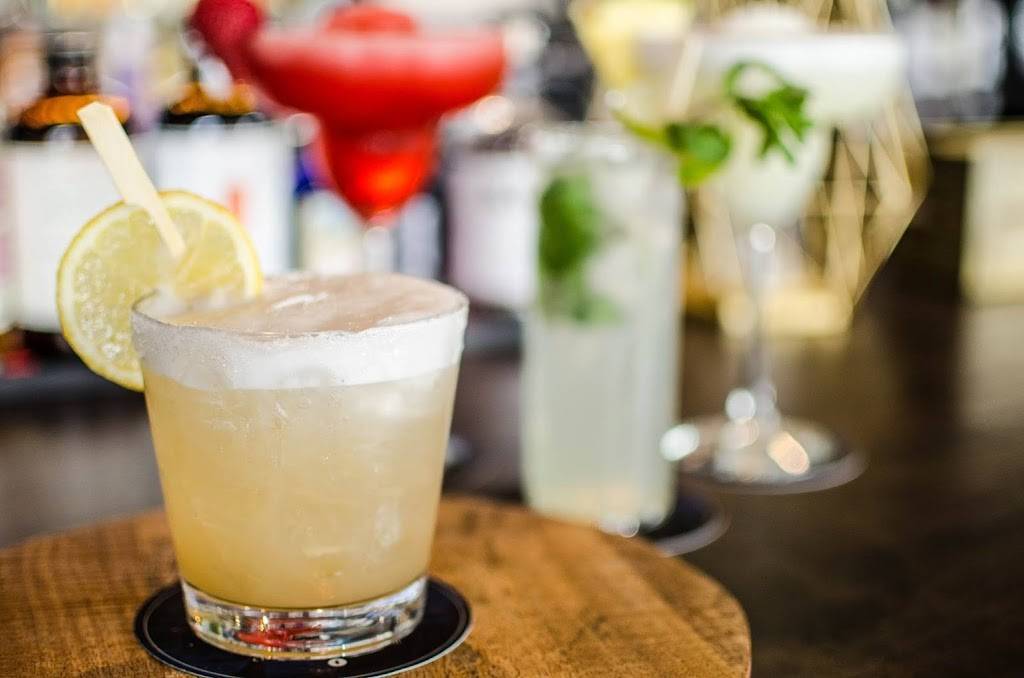 COUTEAU TRANCHÉ RESTO LOUNGE TAPAS | restaurant | Méga-Centre Notre-Dame, 2250 Rue Desserte O #22, Laval, QC H7X 4G8, Canada | 4509696770 OR +1 450-969-6770