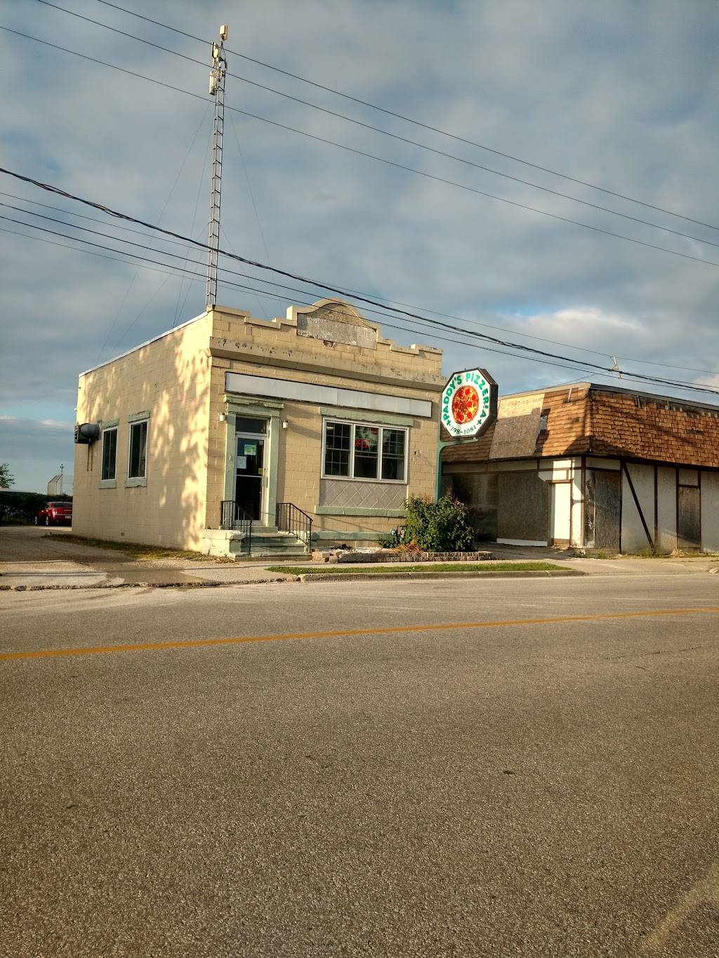 Paddys Pizzeria | restaurant | 7320 Tecumseh Rd, Pointe aux Roches, ON N0R 1N0, Canada | 5197981081 OR +1 519-798-1081