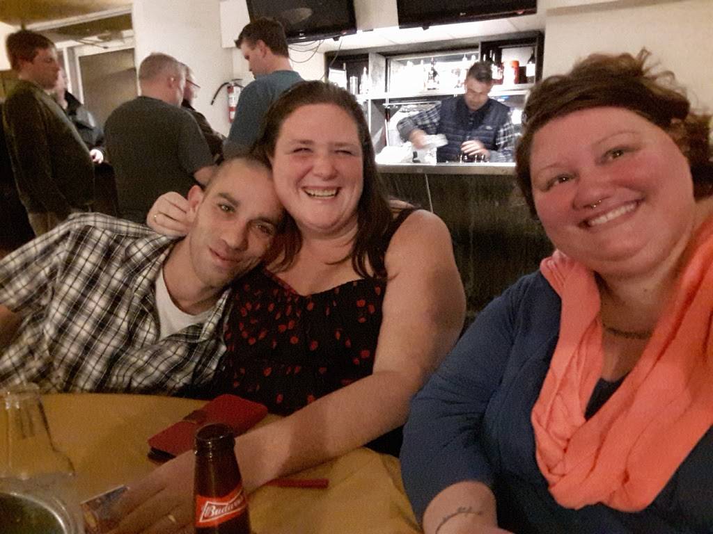 Lotos Sports Bar And Grill | restaurant | 275 Barton St, Stoney Creek, ON L8E 2K4, Canada | 9056627554 OR +1 905-662-7554