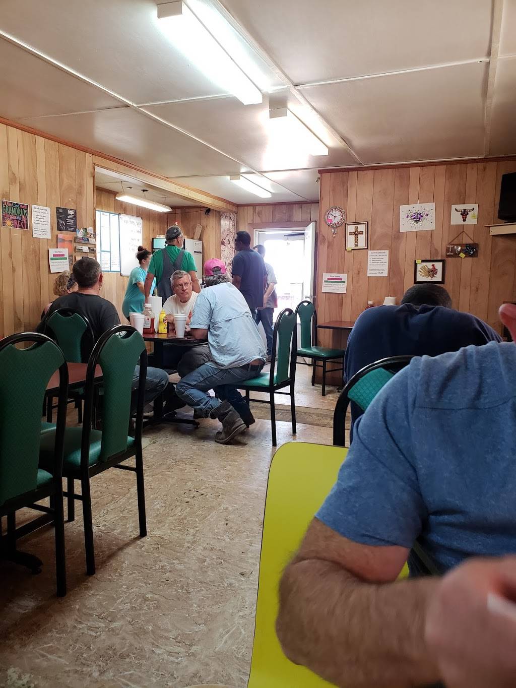 Flat Creek Grill | restaurant | South at Post Oak Dr., 3901 FM 315, Chandler, TX 75758, USA | 9038494950 OR +1 903-849-4950