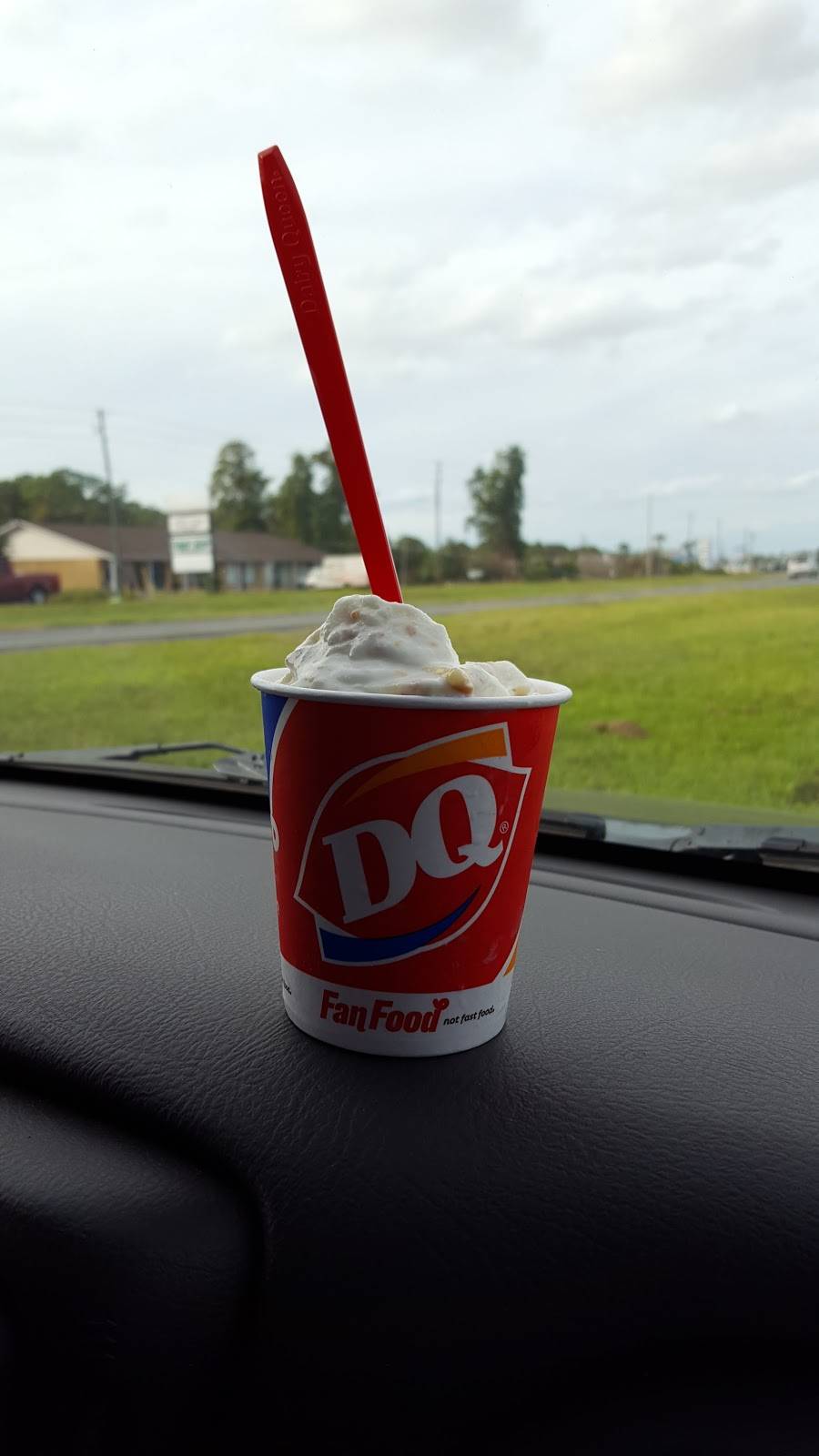 Dairy Queen Grill & Chill | restaurant | 727 N Suncoast Blvd, Crystal River, FL 34429, USA | 3527955800 OR +1 352-795-5800