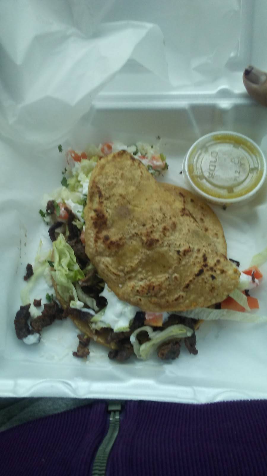 Manolos Tamales | restaurant | 2455 S Kedzie Ave, Chicago, IL 60623, USA | 7738231071 OR +1 773-823-1071