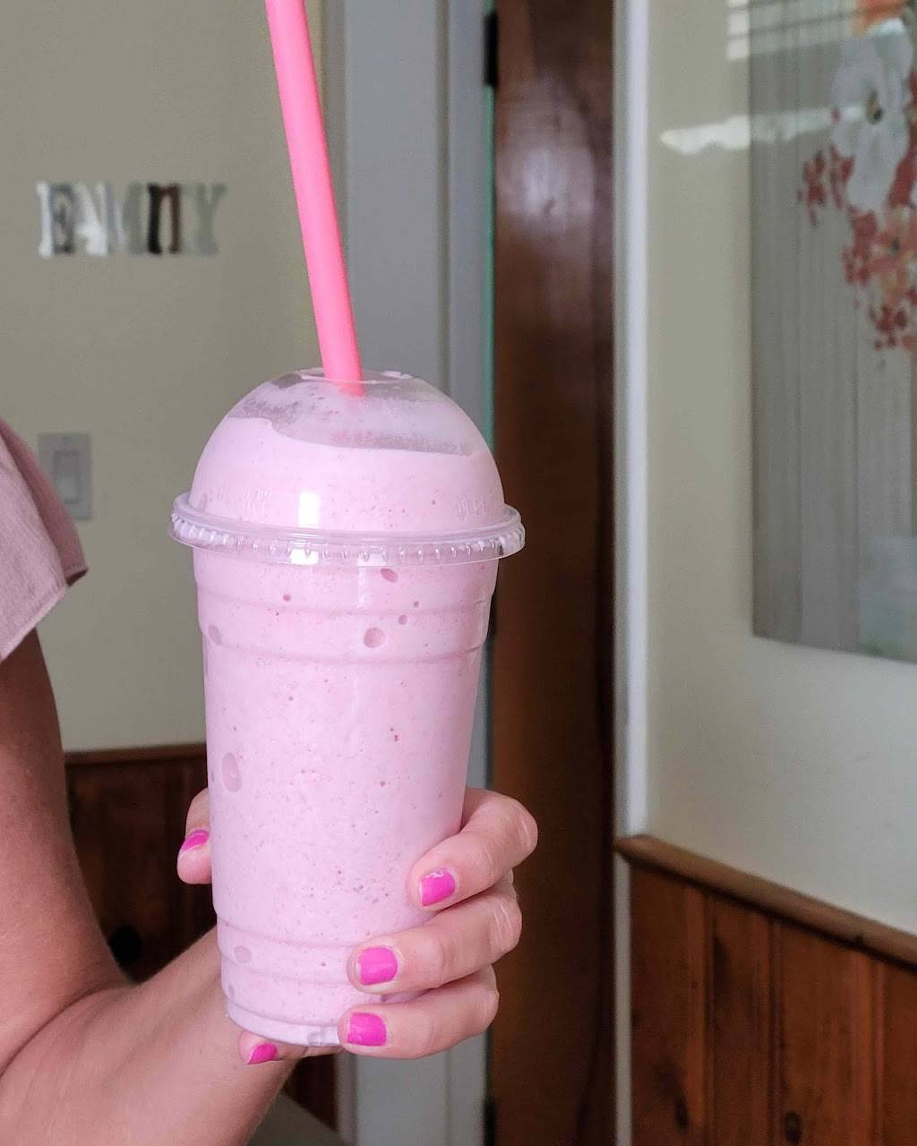 Lins Smoothies and Enegry Teas | restaurant | 6808 Belton St, Garden City, MI 48135, USA | 3134025105 OR +1 313-402-5105