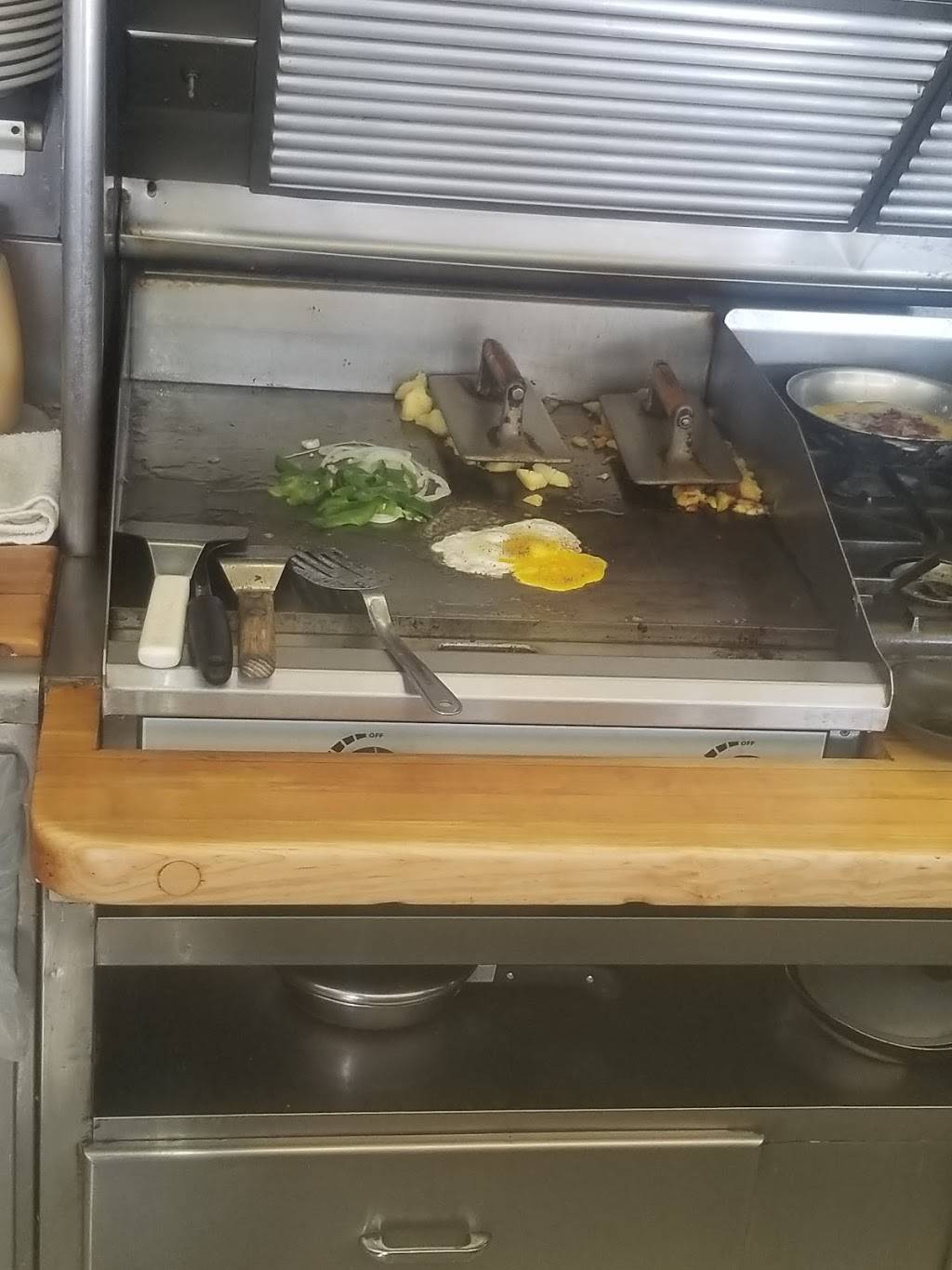 Russ Dinor | restaurant | 2902 Buffalo Rd, Erie, PA 16510, USA | 8148982750 OR +1 814-898-2750