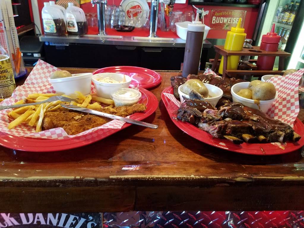 Bone Yard BBQ | restaurant | 244 Roosevelt Dr, Utica, NY 13502, USA | 3157330364 OR +1 315-733-0364