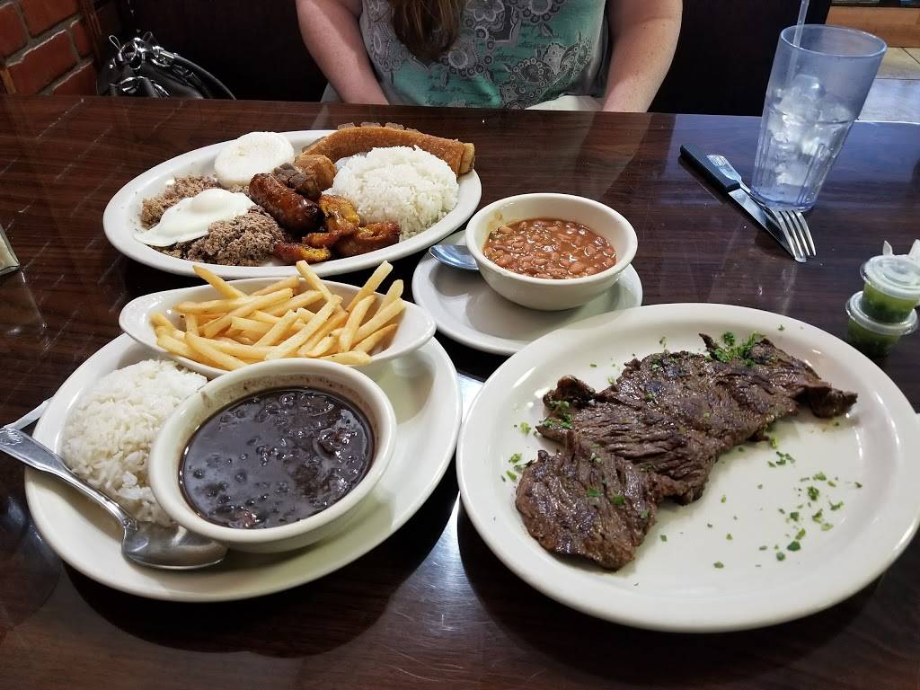 Macitas Restaurant & Bakery | restaurant | 18533 S Dixie Hwy, Cutler Bay, FL 33157, USA | 3052590404 OR +1 305-259-0404