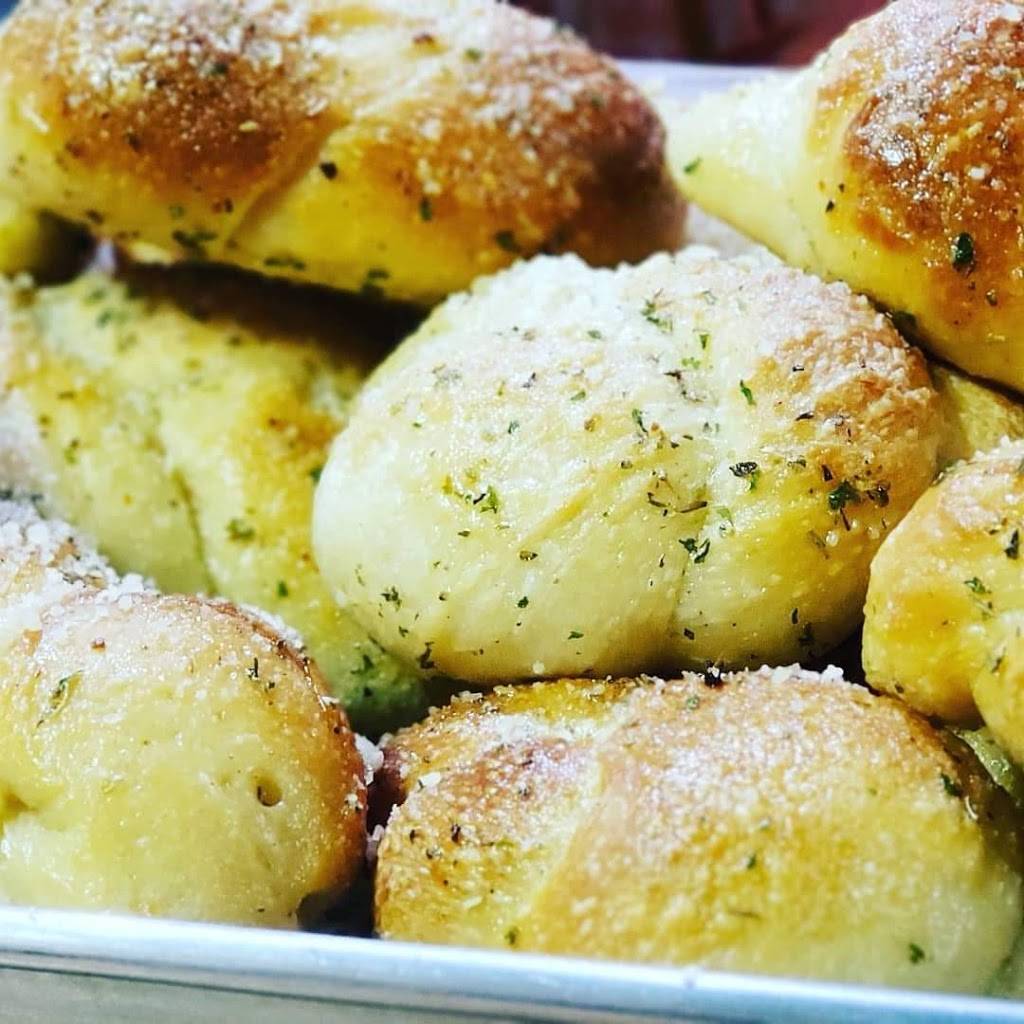 Solorzanos Pizzeria Longboat Key | restaurant | 5610 Gulf of Mexico Dr Unit 4, Longboat Key, FL 34228, USA | 9413835551 OR +1 941-383-5551