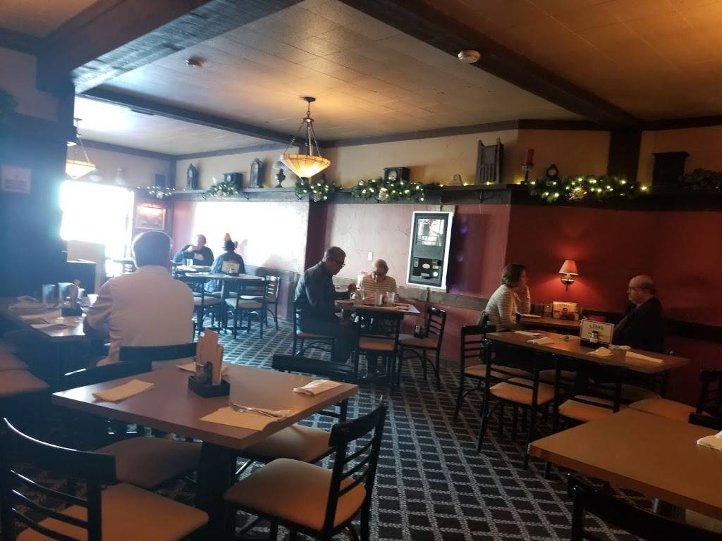 Lisas Pizzeria | restaurant | 2961 N Oakland Ave, Milwaukee, WI 53211, USA | 4143326360 OR +1 414-332-6360