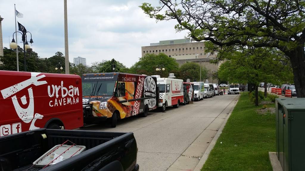 Truck Meister Gourmet Burgers | restaurant | Prospect Ave, Pewaukee, WI 53072, USA | 2624421918 OR +1 262-442-1918