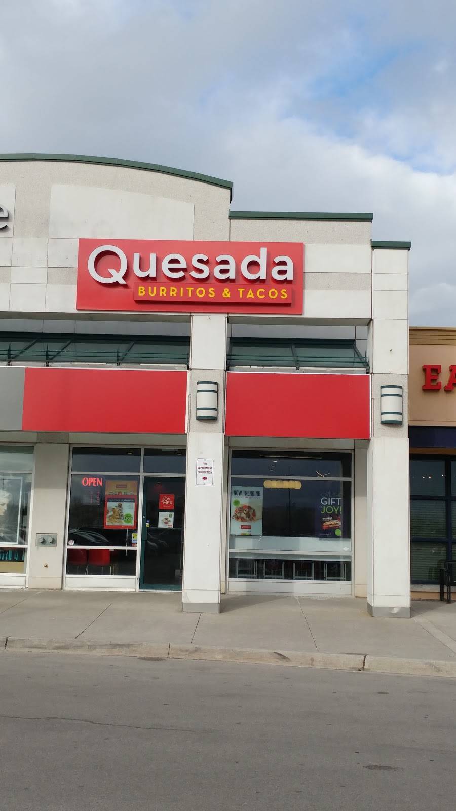 Quesada Burritos & Tacos | restaurant | 2000 Appleby Line g9, Burlington, ON L7L 6M6, Canada | 9053310339 OR +1 905-331-0339
