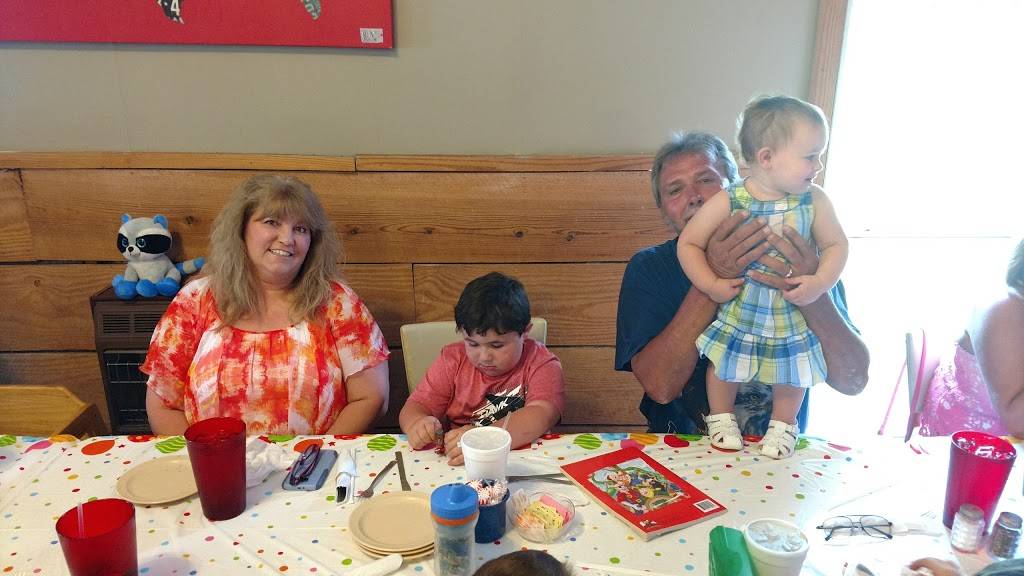 Dirt Road Barbeque | restaurant | 7151 Co Rd 388, Cusseta, AL 36852, USA | 3347569673 OR +1 334-756-9673