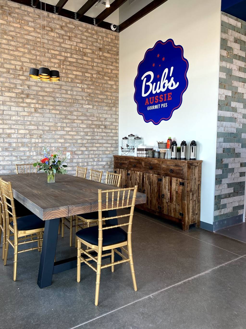 Bubs Gourmet Aussie Pies | restaurant | 9939 Hudson Blvd, Lake Elmo, MN 55042, USA | 6514939528 OR +1 651-493-9528