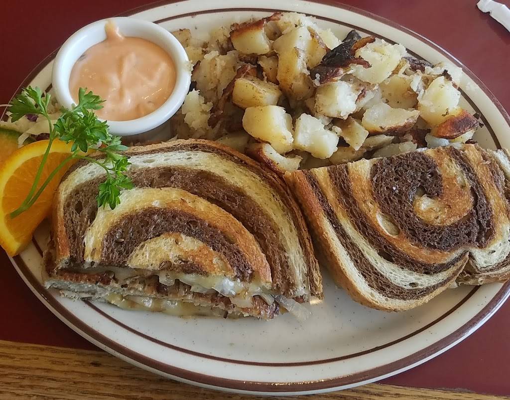 Hobees | restaurant | 800 W Ahwanee Ave, Sunnyvale, CA 94085, USA | 4085243580 OR +1 408-524-3580