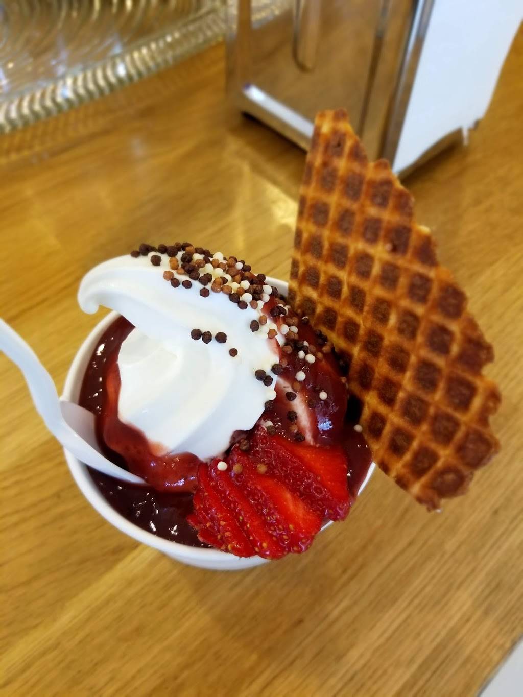 Le berlingot | restaurant | 218 Boulevard Sainte-Rose, Laval, QC H7L 1L6, Canada | 4509371180 OR +1 450-937-1180